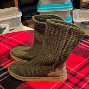 Green knit ugg boots in EUC